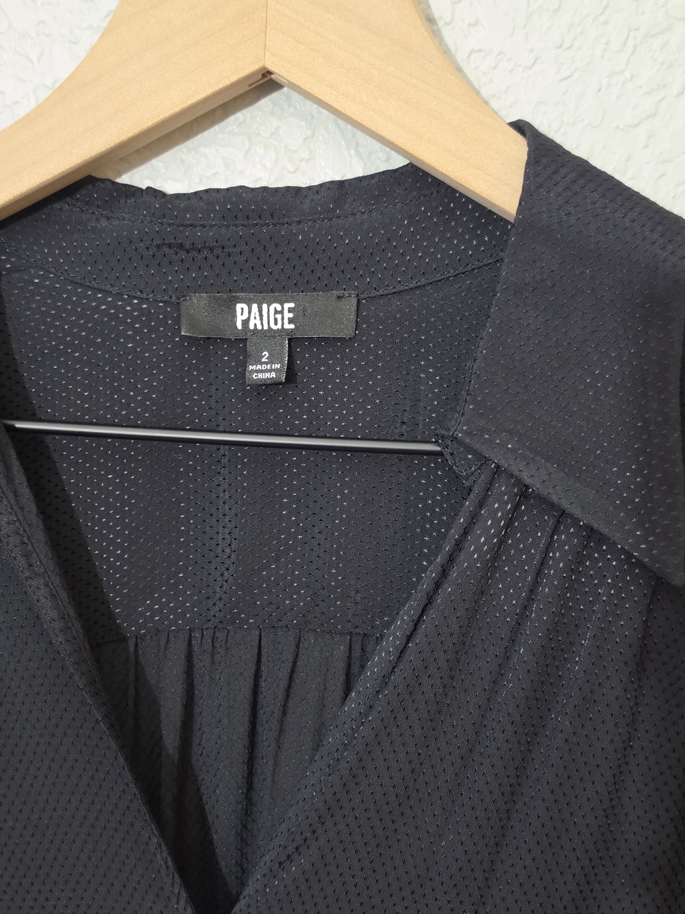 PAIGE Camu Jacquard Button Up Shirt Black Sleek Classic Womens Size 2 - Picture 5 of 9